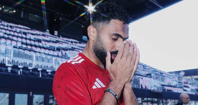 هل يرحل حسين الشحات؟.. تفاصيل مفاوضات الأهلي مع الاتحاد الليبي