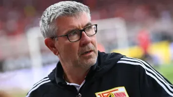 سر متابعة مساعد فيشر لحساب الأهلي.. مفاوضات خفية أم صدفة؟