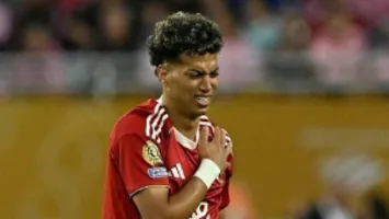 آلام تصل حتى البكاء.. فيديو يظهر معاناة إمام عاشور أثناء عمليات الإحماء