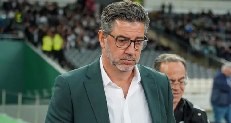 هل يعود روي فيتوريا من بوابة الأهلي؟.. أرقام وألقاب تضعه ضمن المرشحين الأقوياء