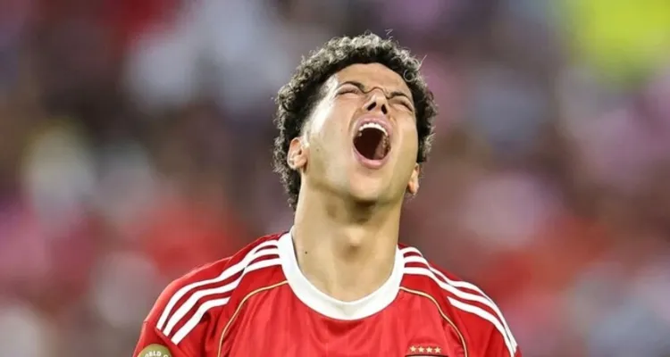 حالة طارئة في الأهلي.. تحليل دم شامل بعد إصابة عاشور