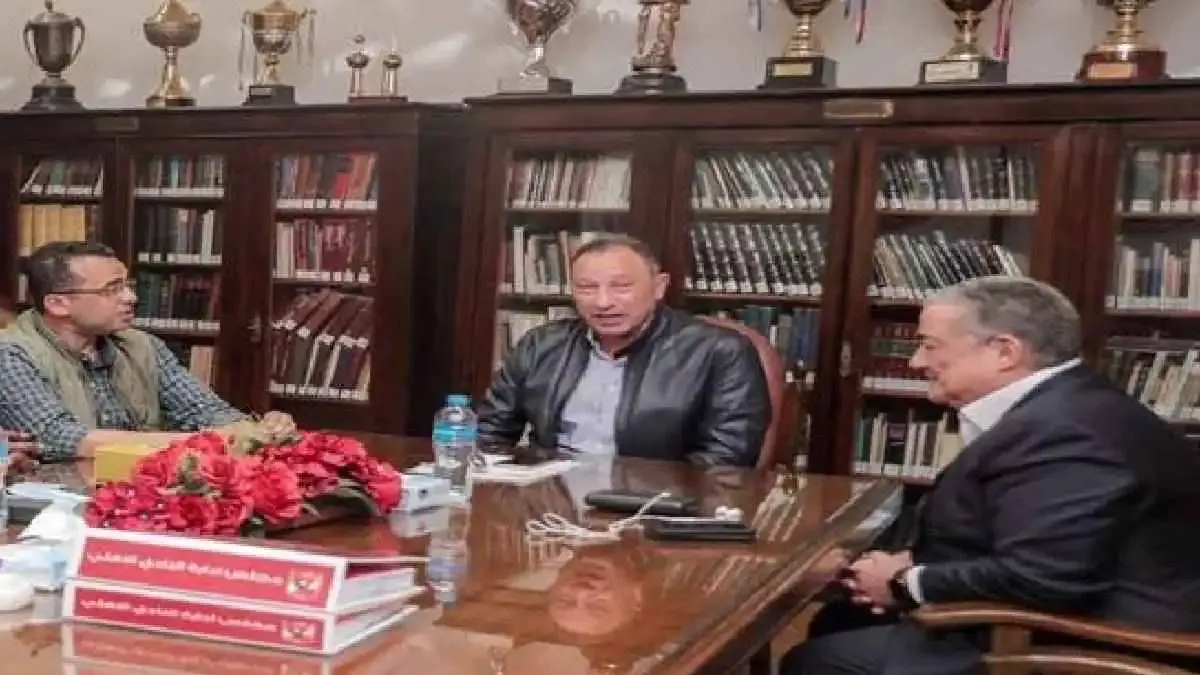 كواليس زيارة الخطيب لـ ياسين منصور.. هل يعود لرئاسة الأهلي؟