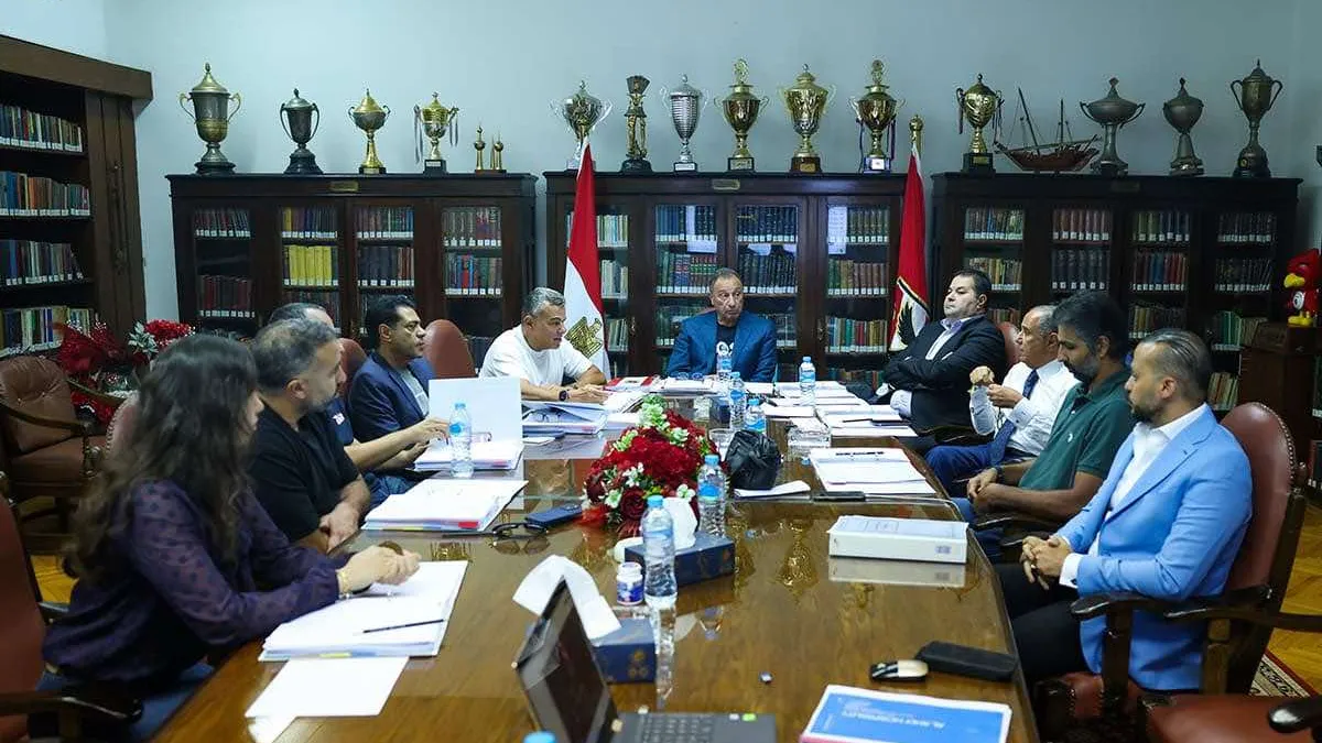 استبعاد مفاجئ.. الأهلي يطيح بثنائي من قائمة المرشحين لتدريب الفريق