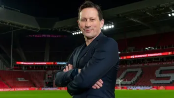 روجر شميت.. هل يكون "العقل الألماني" الذي يعيد التوازن إلى الأهلي؟