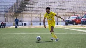 عرض فرنسي يعاقب الأهلي على تأجيل صفقة ريان رحيمي