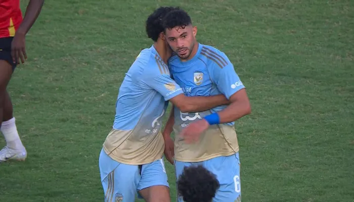 صوره عن قبل قمة الأهلي والزمالك.. ياسر إبراهيم مهدد بعقوبة بسبب جائزة الأفضل