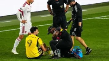 وسام أبو علي يتسبب في تأجيل مليون دولار لصالح الأهلي