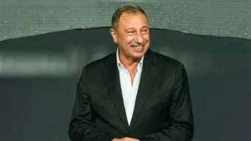 اسم جديد قد يترشح لرئاسة الأهلي حال غياب محمود الخطيب