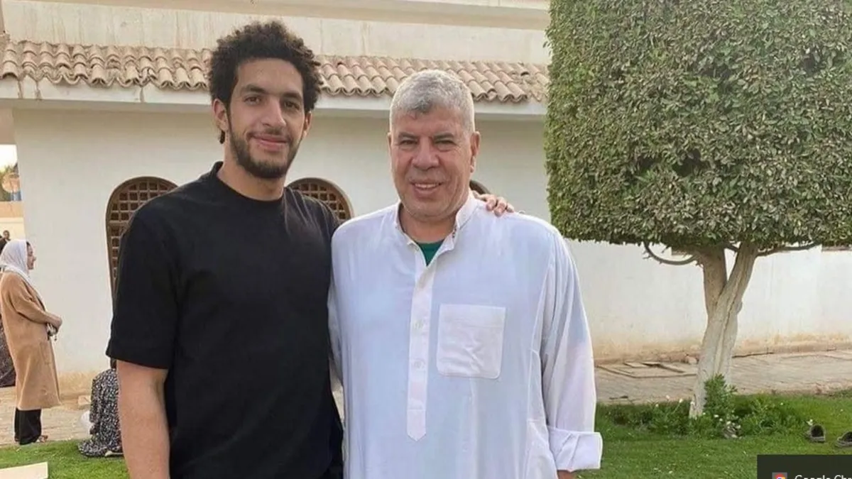 بالصور.. حارس الأهلي ينجو من حريق مفاجئ في سيارته