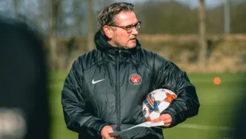 فلسفة الضغط العالي تصل القاهرة.. توماسبيرج "مدرب إمام عاشور" يقود الأهلي