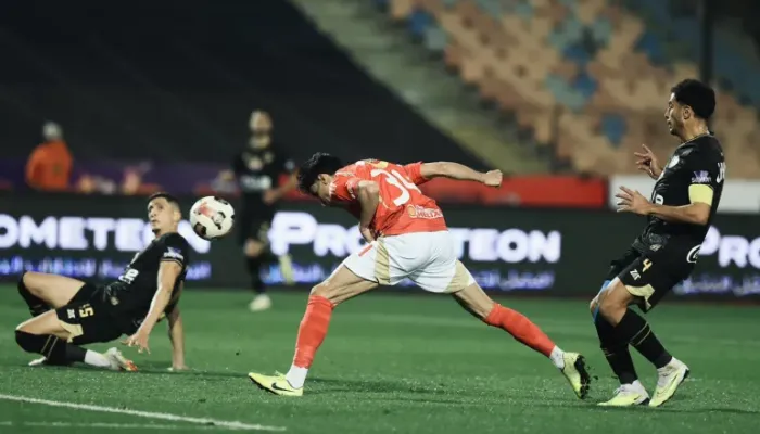 صوره عن 7 للأحمر و3 للأبيض.. نجوم لعبوا للفريقين يشعلون القمة 135 بين الأهلي والزمالك