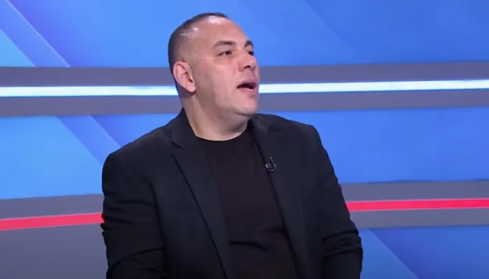 أحمد بلال يفجرها: صدارة الزمالك "وهمية".. والأهلي فرط في مضاعفة النتيجة