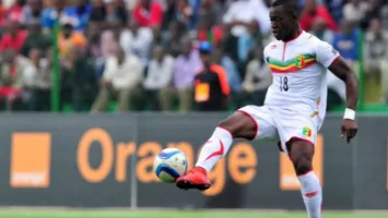 "القائد" ديانج يشارك في فوز مالي الساحق على جزر القمر