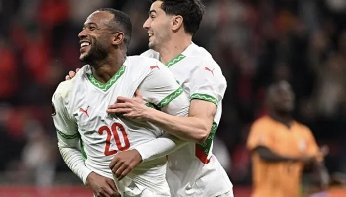 حقيقة مفاوضات الأهلي مع أيوب الكعبي.. وبيراميدز يدخل السباق على مدافع بتروجيت