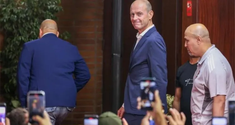 ثنائي ضعيف ومهاجم محلي قريب.. تفاصيل اجتماع الخطيب مع توروب