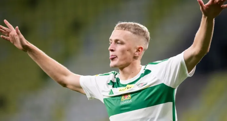 الحقيقة الكاملة وراء ارتباط توماس بوبتشيك بـ الأهلي