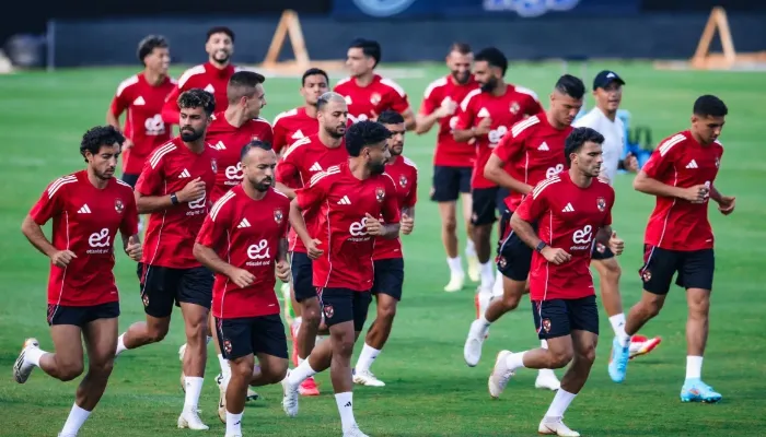 الأهلي يفسخ عقد لاعبه بالتراضي