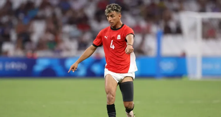 تضارب آراء داخل الأهلي يهدد صفقة أحمد عيد من المصري