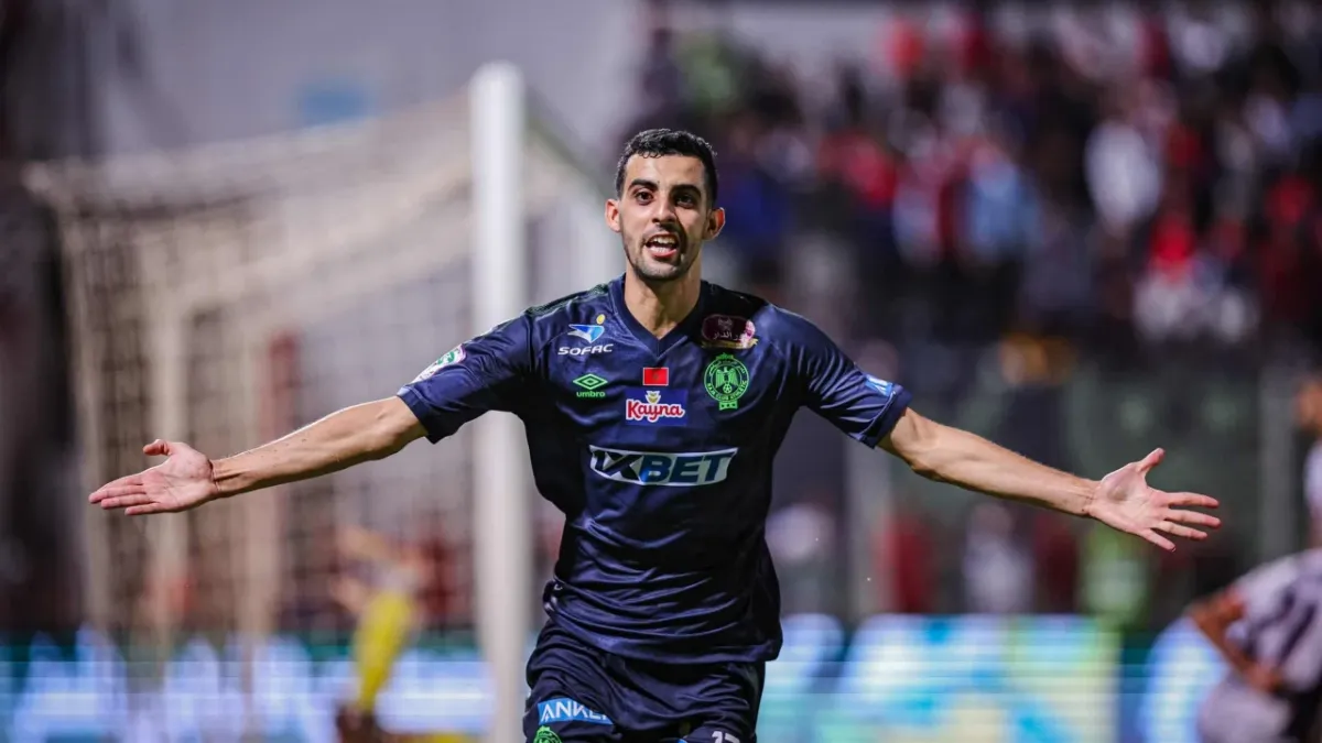 بعد انتقال بلعمري إلى الأهلي.. الرجاء المغربي يستقر على بديله