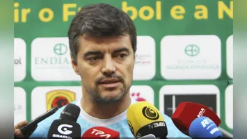 "أصعب تحدٍ لنا".. مدرب يانج أفريكانز يعلق على مواجهة الأهلي بدوري أبطال إفريقيا