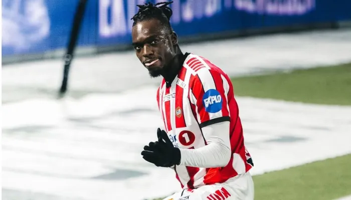 أول رد من المهاجم الأنجولي كامويش على مفاوضات الأهلي