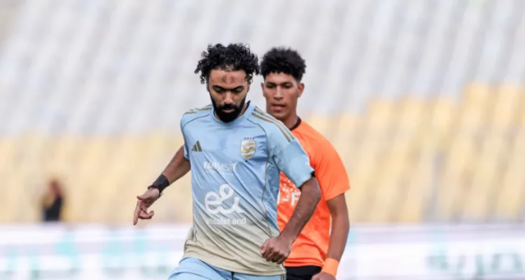 خلاف وحيد.. تطورات ملف تجديد عقد حسين الشحات مع الأهلي