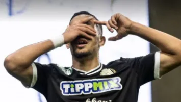 بالأرقام | أحمد نذير بن بوعلي.. صفقة الأهلي المحتملة يتألق في قمة الدوري المجري