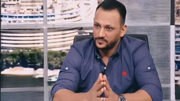 قصة عرضي كامويش داخل الأهلي.. شوبير يرد على ما قيل عن عبد الحفيظ وأسامة هلال