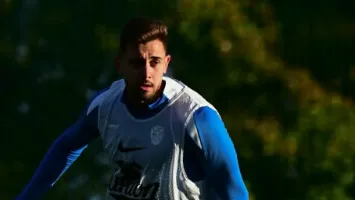 موعد أول مباراة لـ جراديشار مهاجم الأهلي المعار مع أويبشت المجري