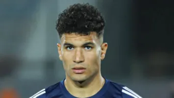 الأهلي يدرس التضحية بلاعبيه لإتمام صفقة مصطفى شكشك