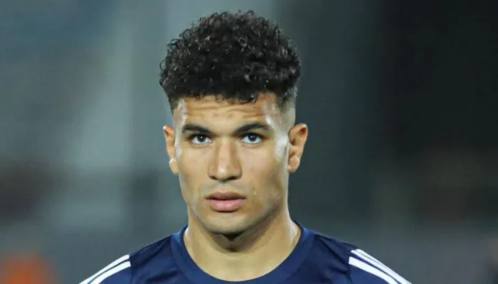 الأهلي يدرس التضحية بلاعبيه لإتمام صفقة مصطفى شكشك