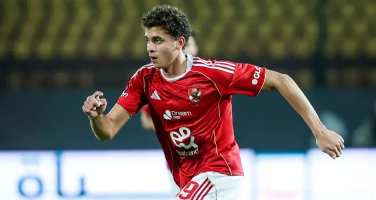 الأهلي يوافق رسميًا على إعارة حمزة عبد الكريم إلى برشلونة