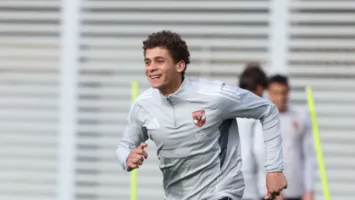 كواليس تعطل صفقة حمزة عبد الكريم من الأهلي إلى برشلونة