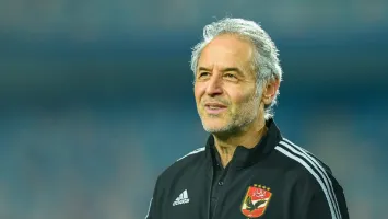 الأهلي يوضح حقيقة حكم "فيفا" لصالح مساعد كولر السابق