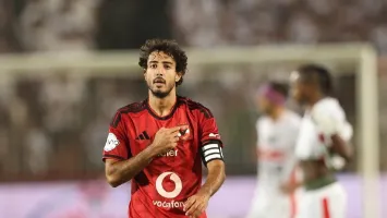 رغم تأكيدات قناة الأهلي.. محمد هاني يثير الجدل بشأن تجديد عقده