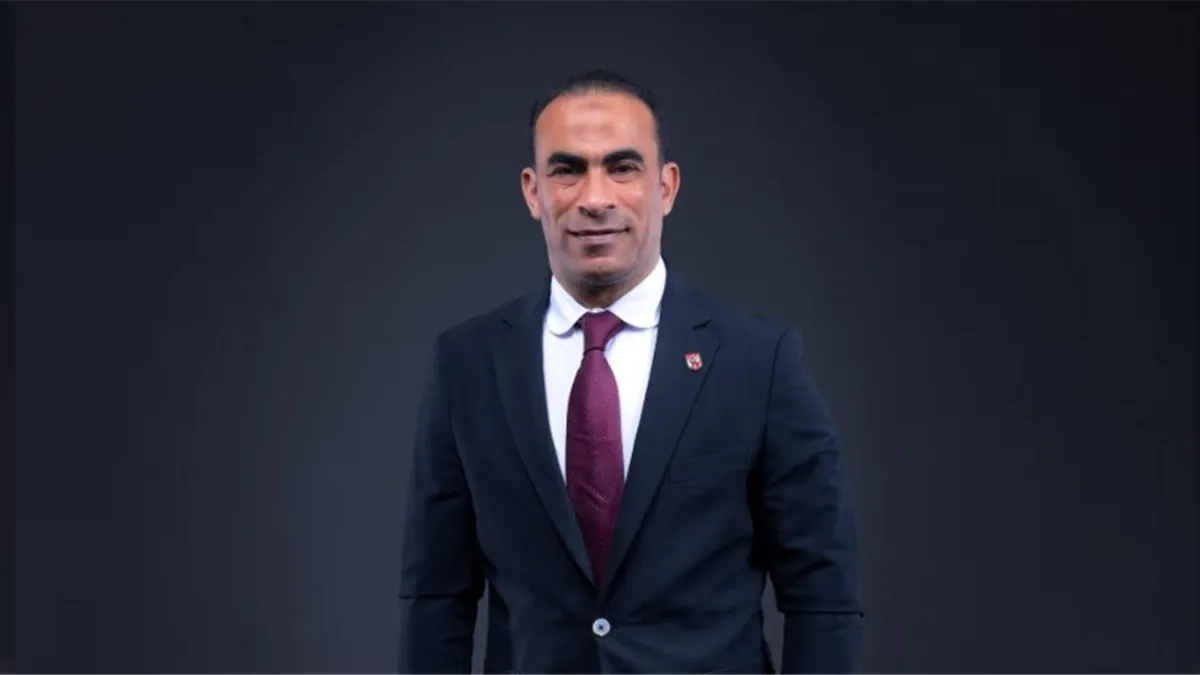 لاعب الأهلي يقترب من تمديد عقده بالحصول على نصف راتبه