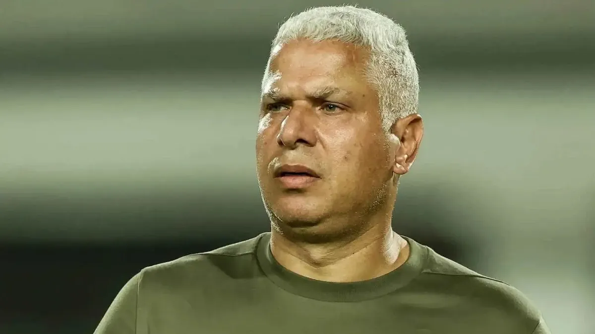 دور نفسي مهم من وائل جمعة في الأهلي لدعم أحد لاعبي الفريق