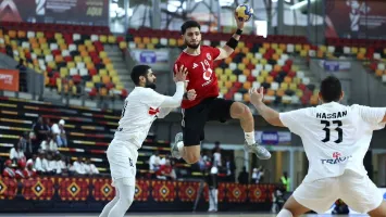 بالقاضية في الثانية الأخيرة .. الأهلي يهزم الزمالك 26-25 ويتوج بطلا لبطولة إفريقيا لكرة اليد