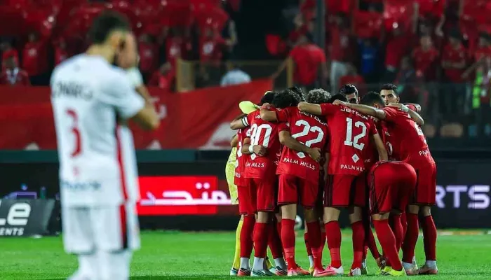 لاعب الأهلي يميل لفكرة الرحيل لدوري خارجي