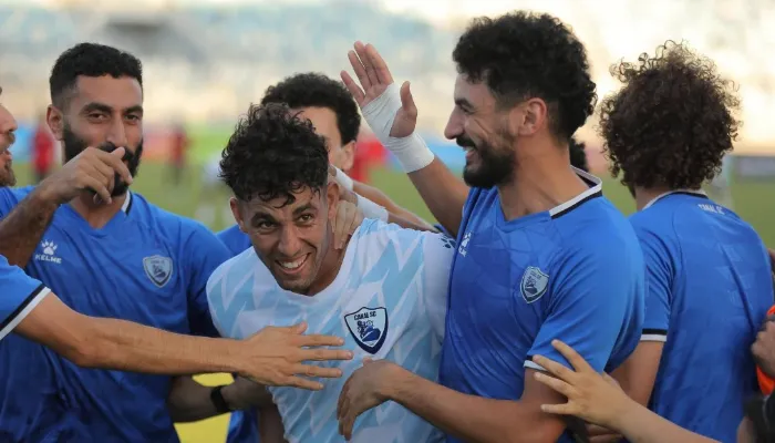 3 لاعبين في القناة تحت أنظار كشافي الأهلي خلال مباراة اليوم