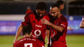 ثلاثي الأحمر في الصدارة.. ترتيب هدافي مباريات الأهلي ومودرن سبورت
