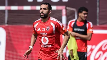 مشاركة مزدوجة.. عموتة يختبر كريم فؤاد في ودية الأهلي ومصر المقاصة