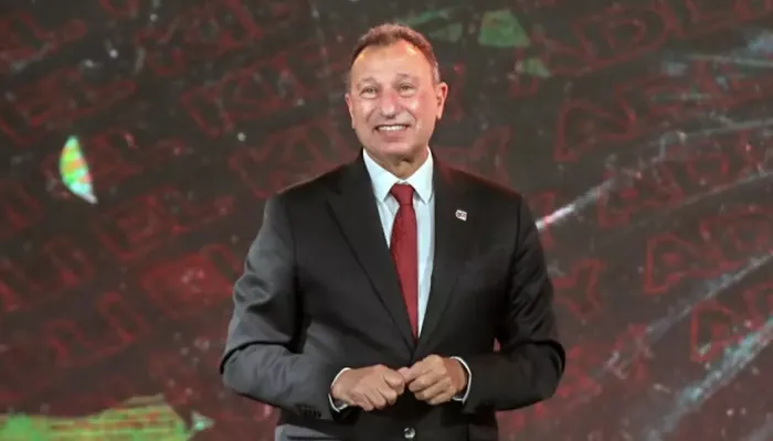 من هداف الأهلي التاريخي إلى رئيس النادي.. محمود الخطيب يحتفل بعيد ميلاده الـ72