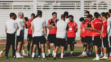 دفعة لـ عموتة.. عودة لاعب الأهلي للتدريبات قبل مواجهة بترول أسيوط
