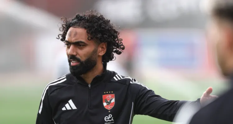 الأهلي في مأمن من الأزمات.. حقيقة خلاف حسين الشحات ووليد صلاح الدين