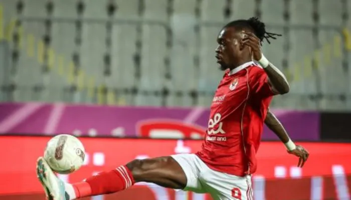 بند مفاجئ في عقد كامويش مع الأهلي