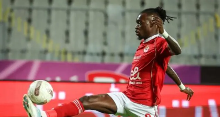 بند مفاجئ في عقد كامويش مع الأهلي