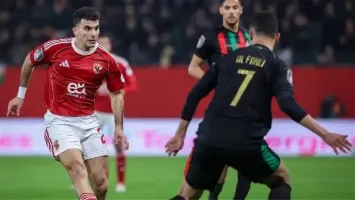 الأهلي أمام مهمة حسم الصدارة الليلة.. سيناريوهات مثيرة قبل مباراة الجيش الملكي