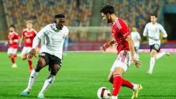 لاعب الأهلي يغيب عن مباراة سموحة بسبب الإيقاف