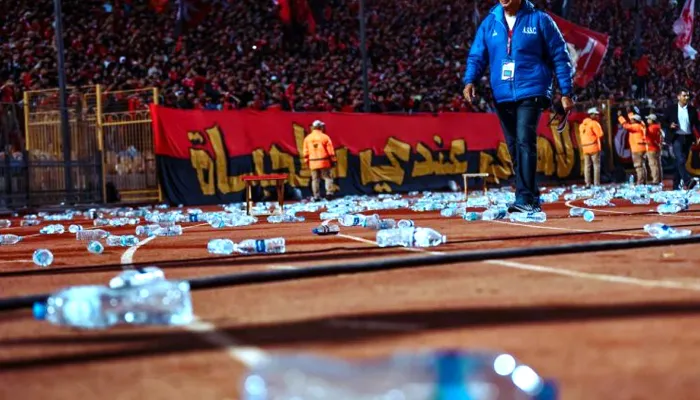 "لاعب الأحمر ساهم في التحريض".. بيان صادم من ألتراس الجيش الملكي بعد أحداث مباراة الأهلي